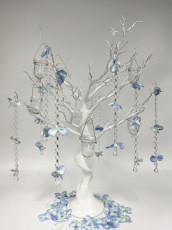 White Tree with Light Blue Flower Crystal Chains & Hanging Votives